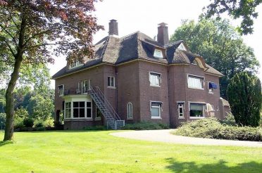 Alan MacMillan en villa Amelink