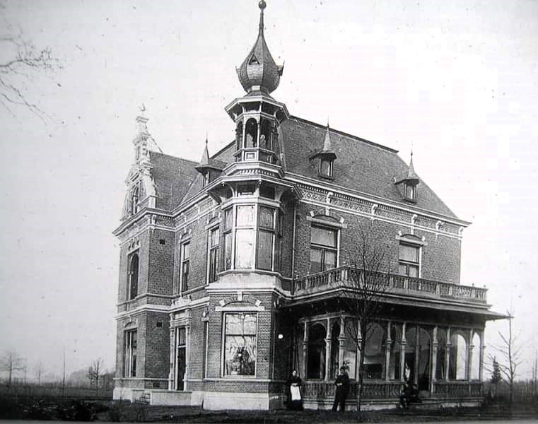 De stadsvilla van Willem Van Heek omstreeks 1900 ( nog met het torentje)